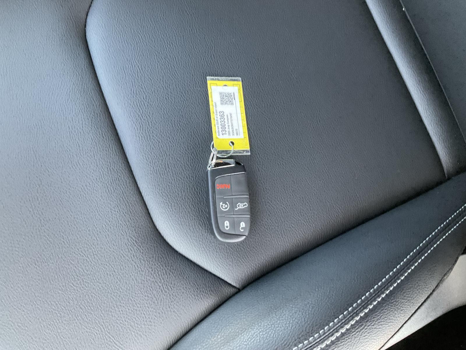 Vehicle photo 16