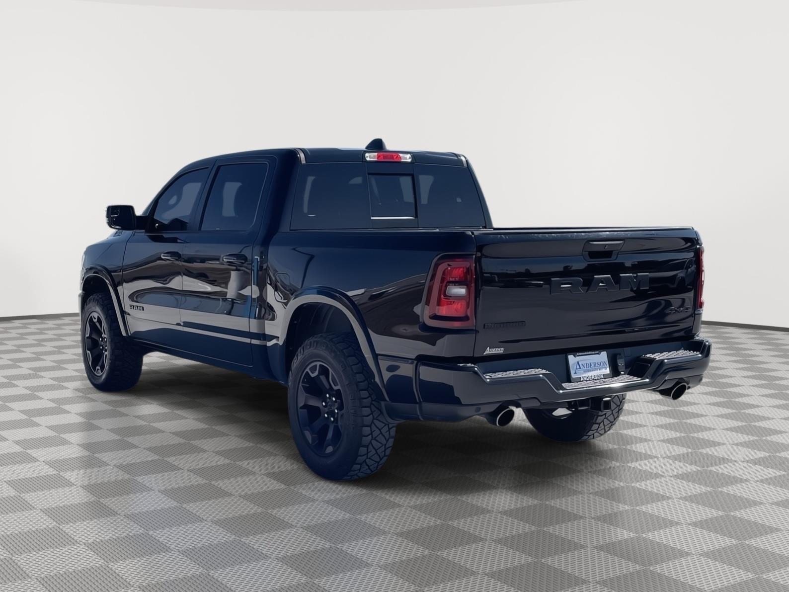 Vehicle photo 4