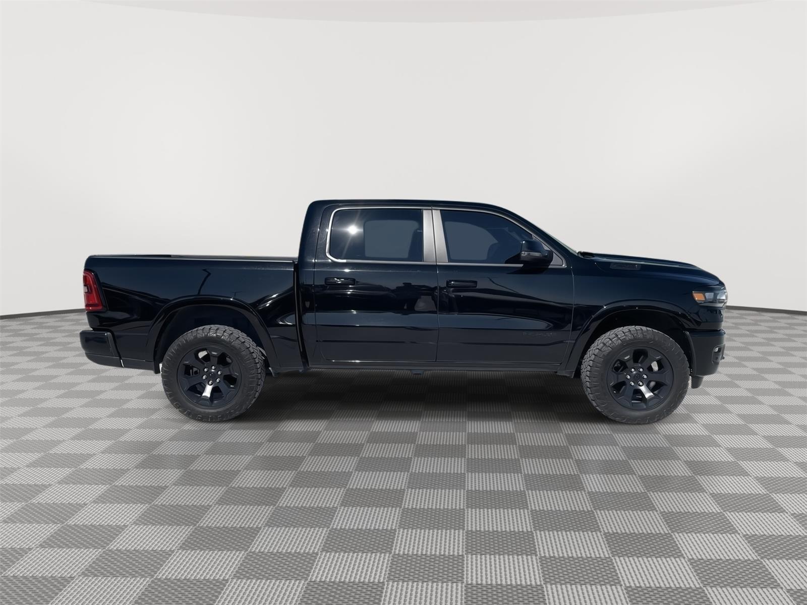 Vehicle photo 7