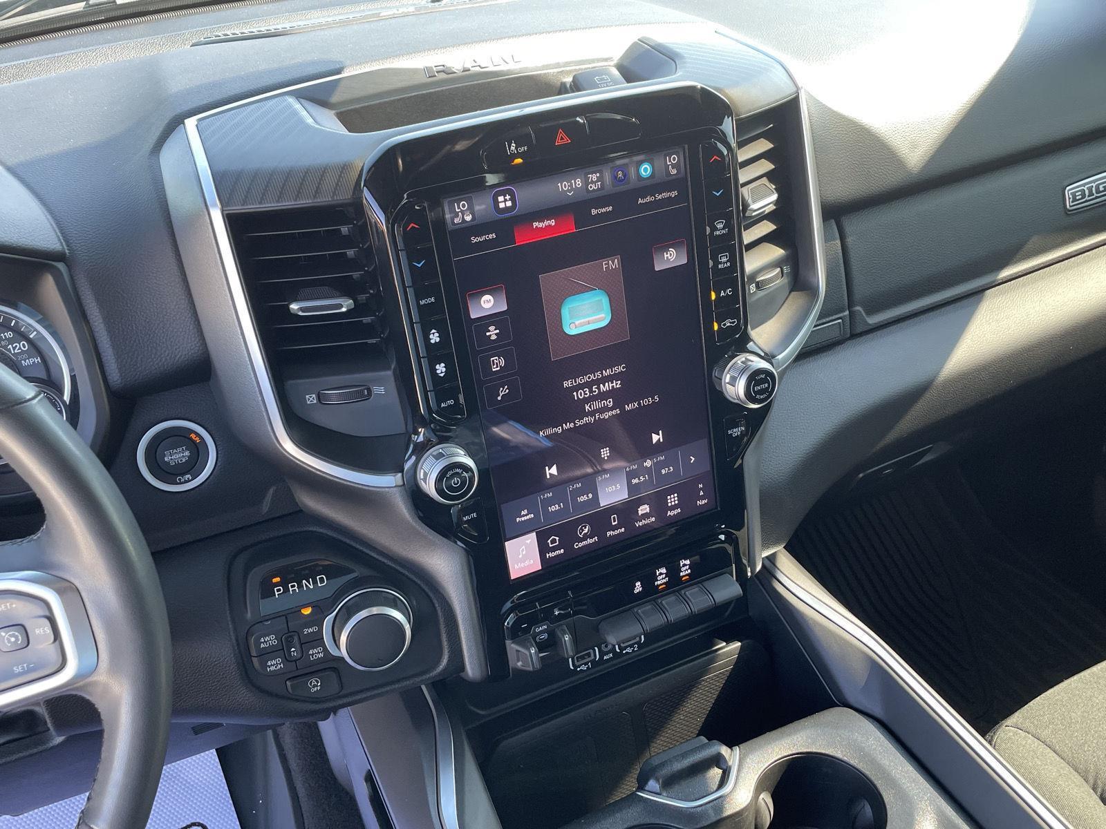 Vehicle photo 15