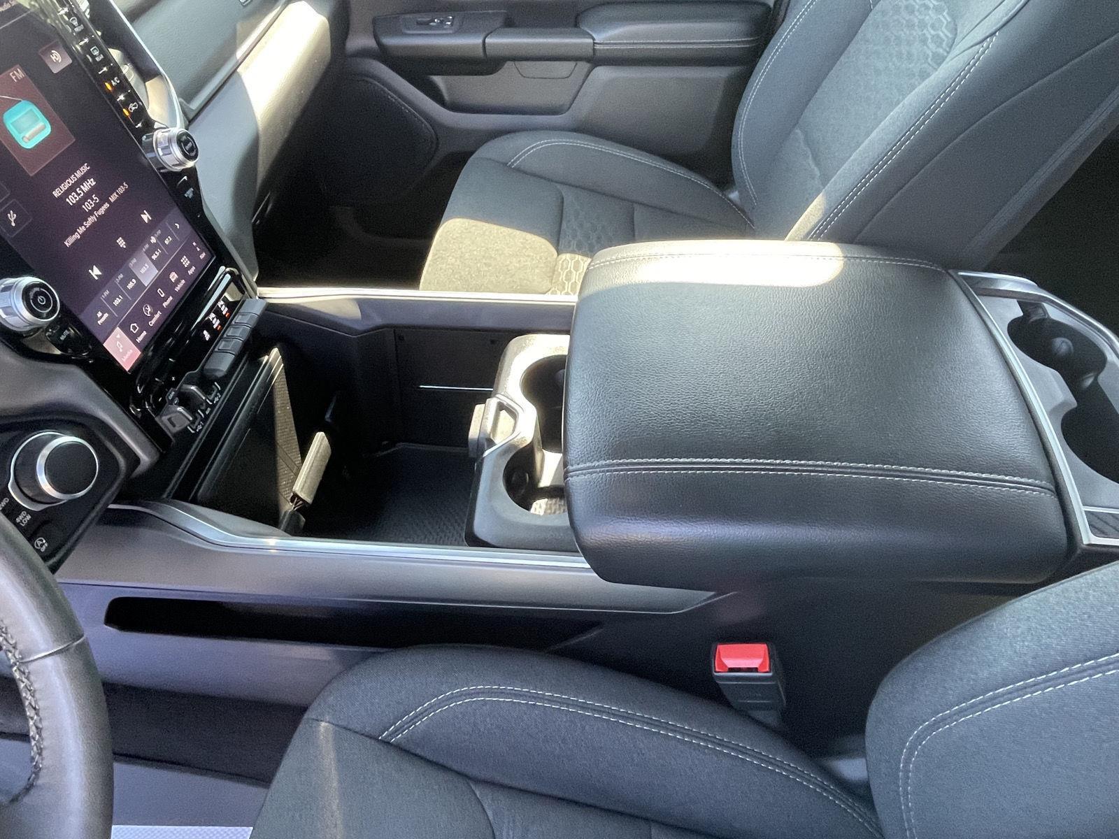 Vehicle photo 16