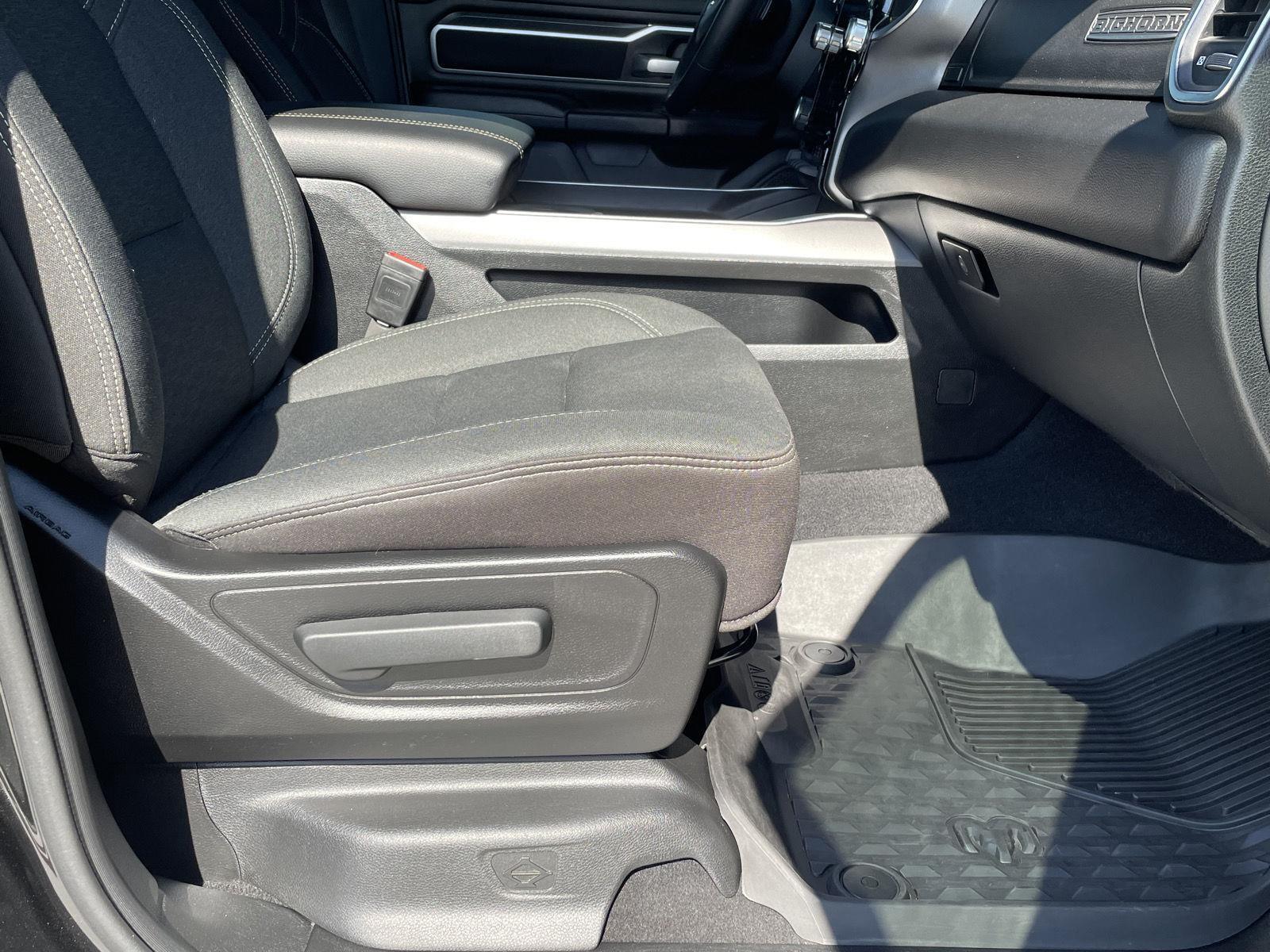 Vehicle photo 20