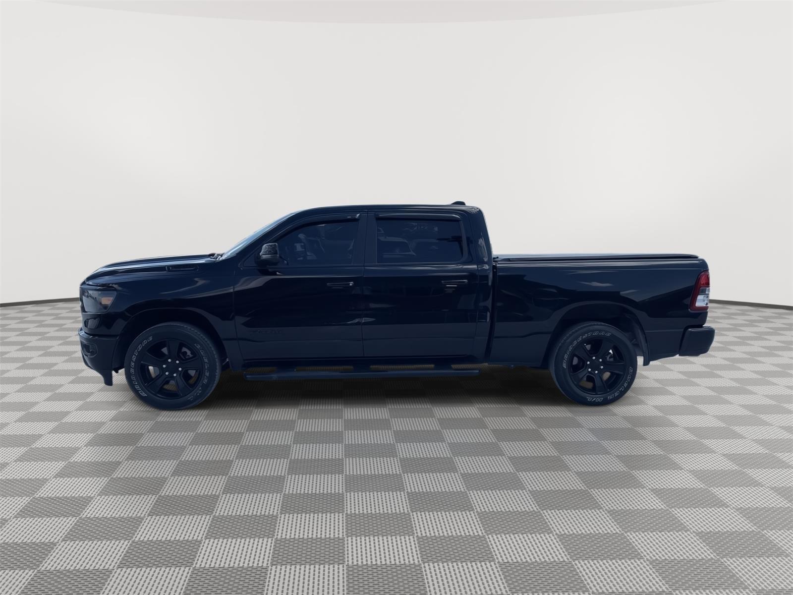 Vehicle photo 2