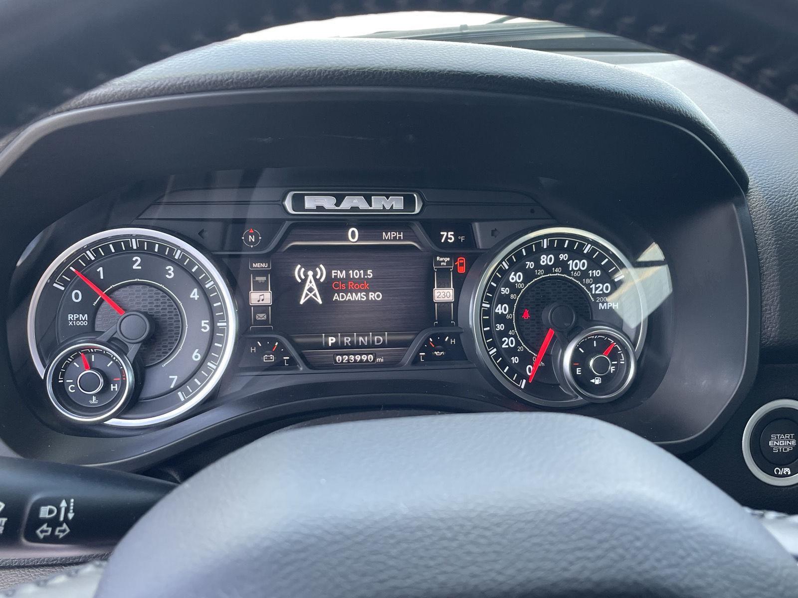 Vehicle photo 3