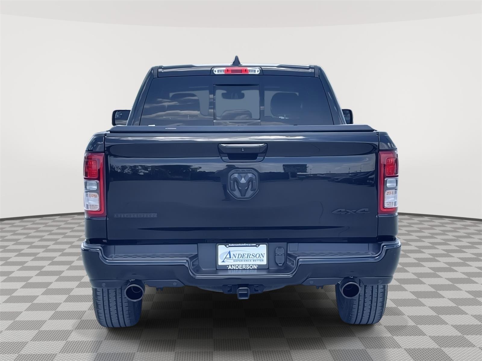Vehicle photo 5