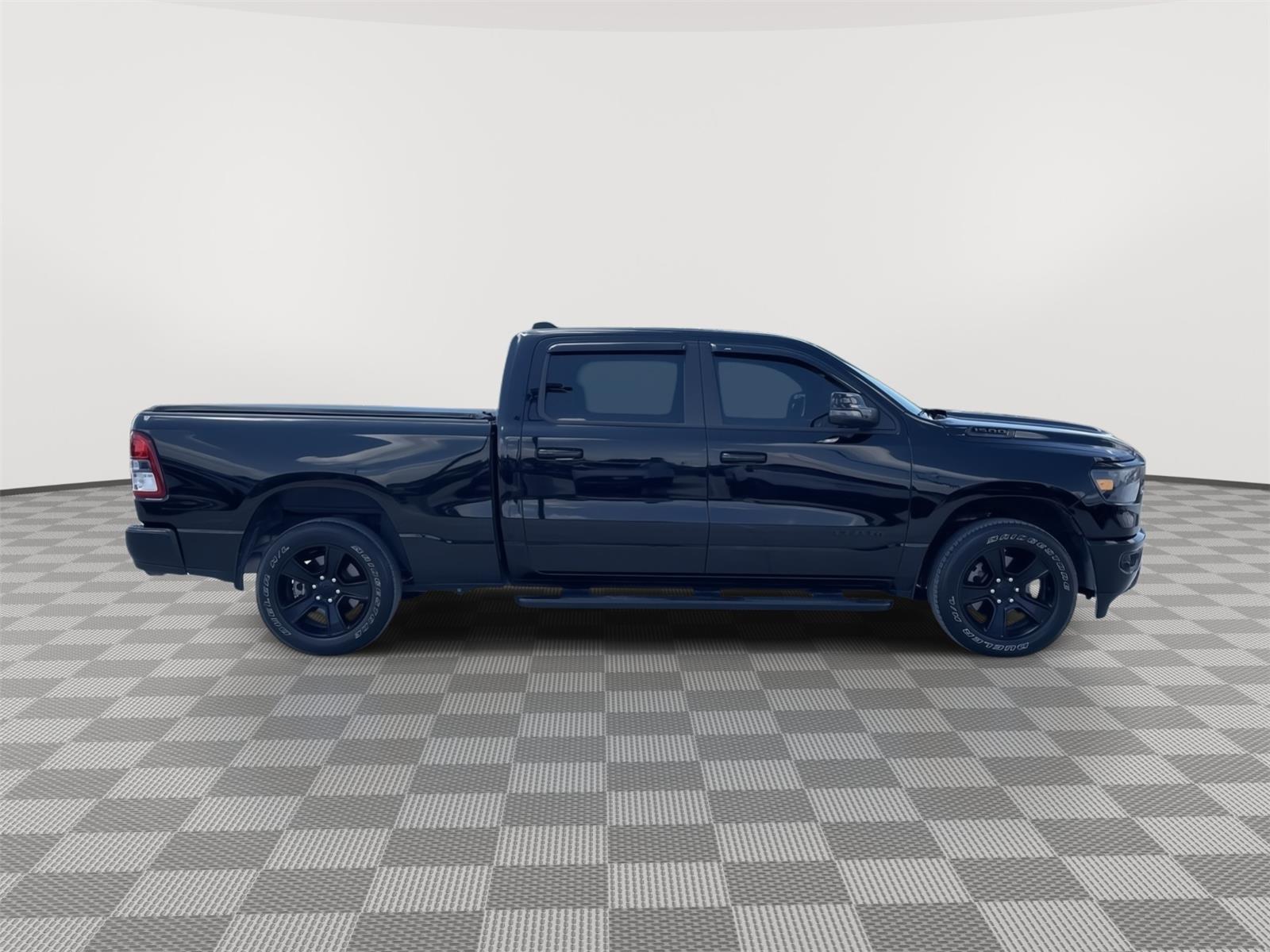 Vehicle photo 7