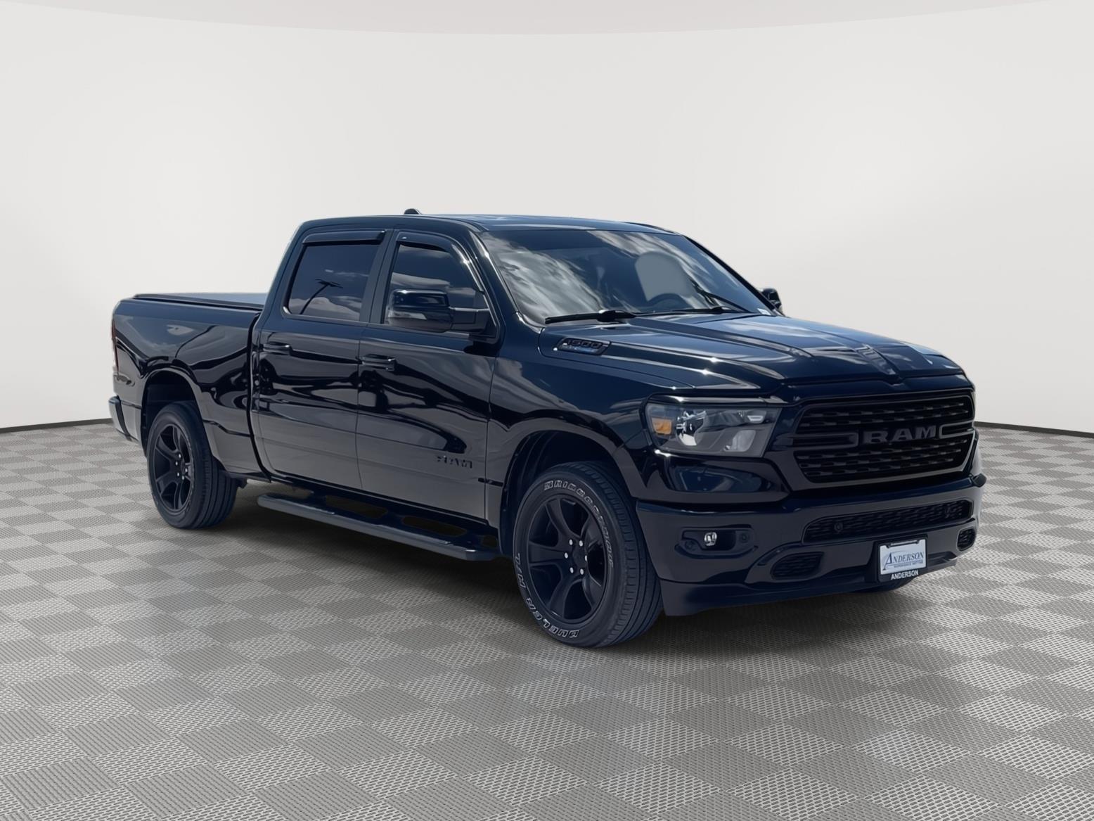 Vehicle photo 8