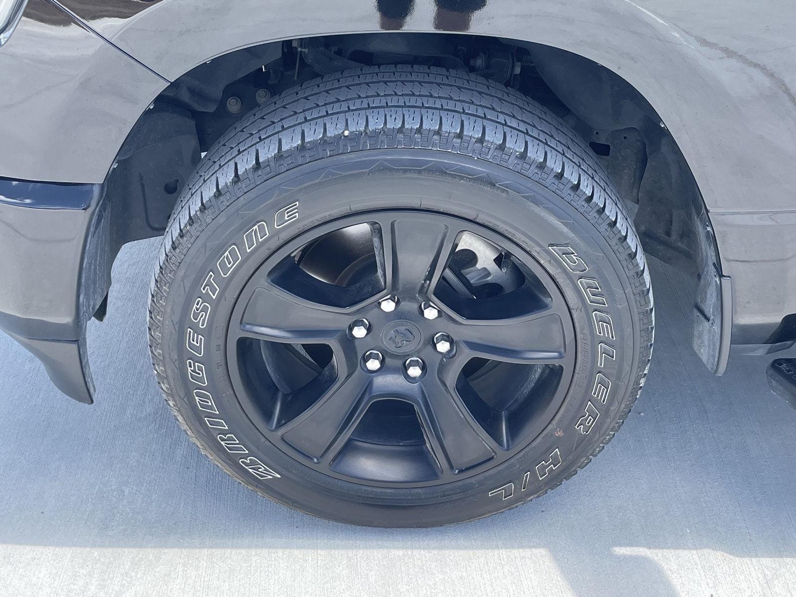 Vehicle photo 10