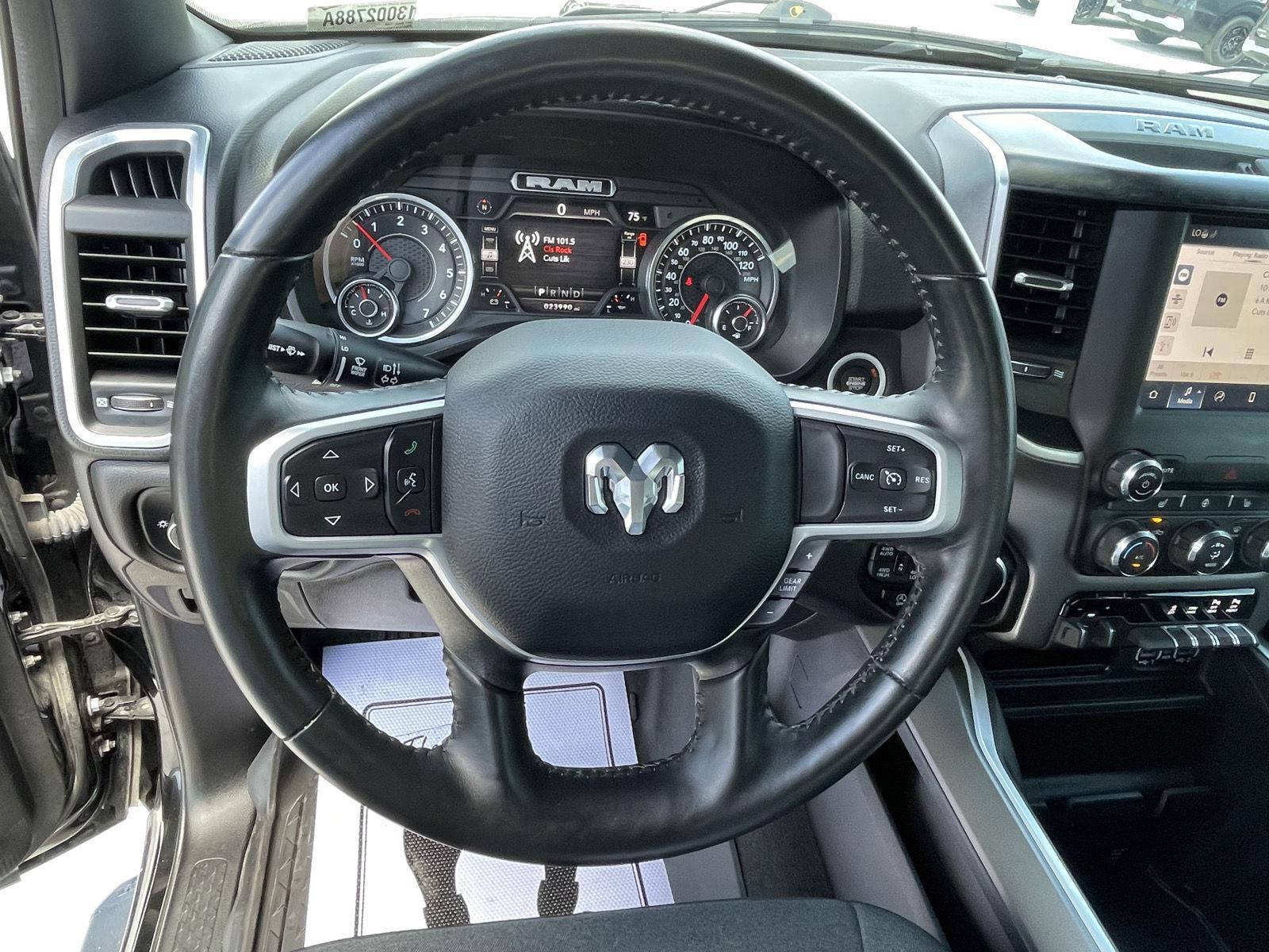 Vehicle photo 13