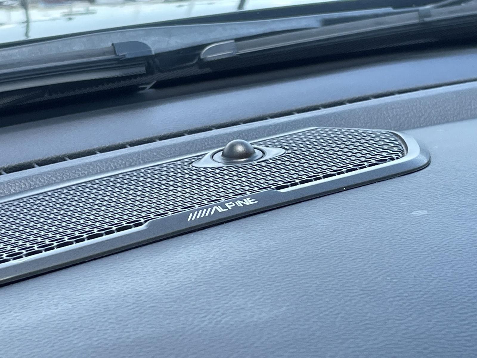 Vehicle photo 14