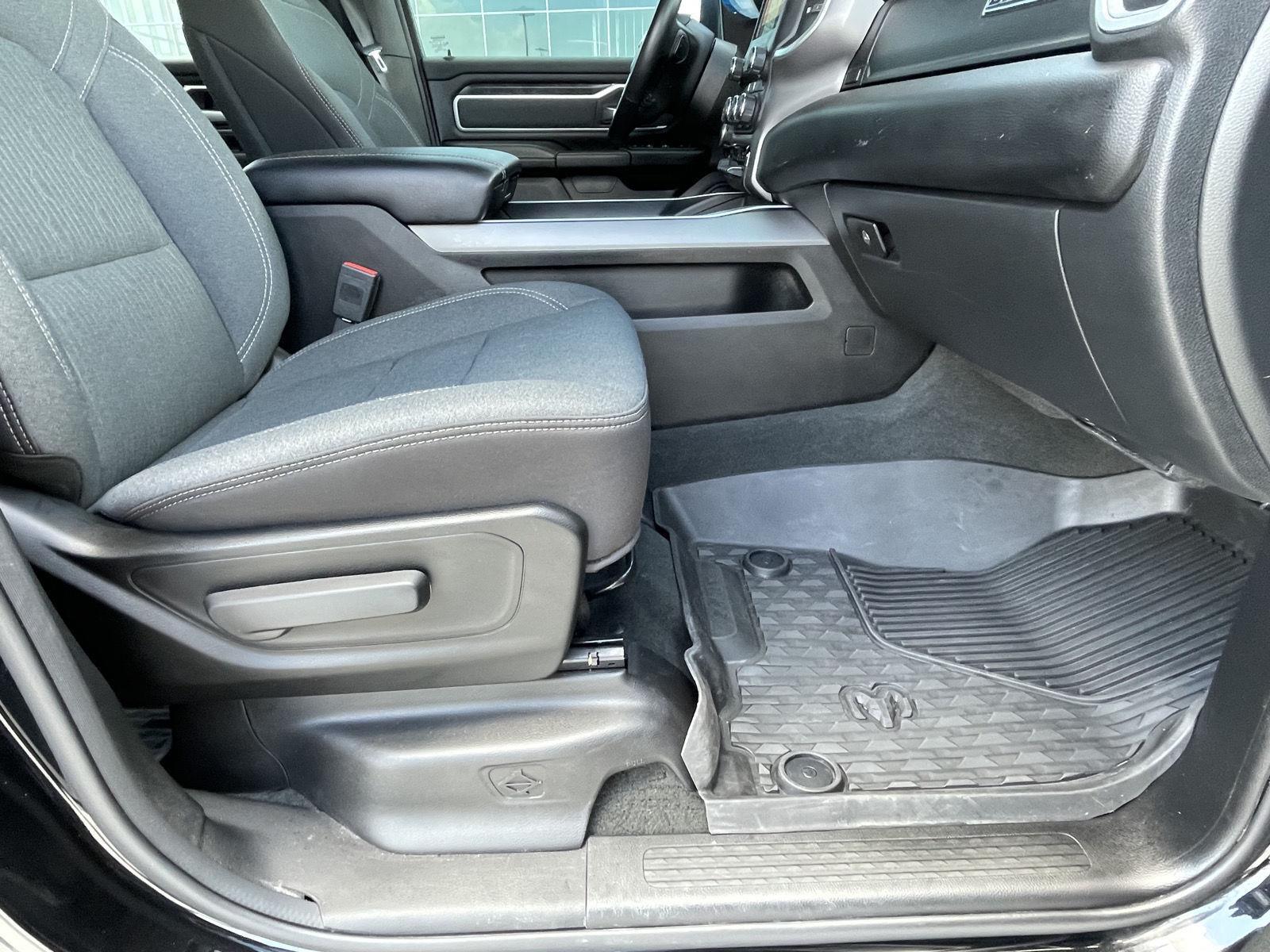 Vehicle photo 20