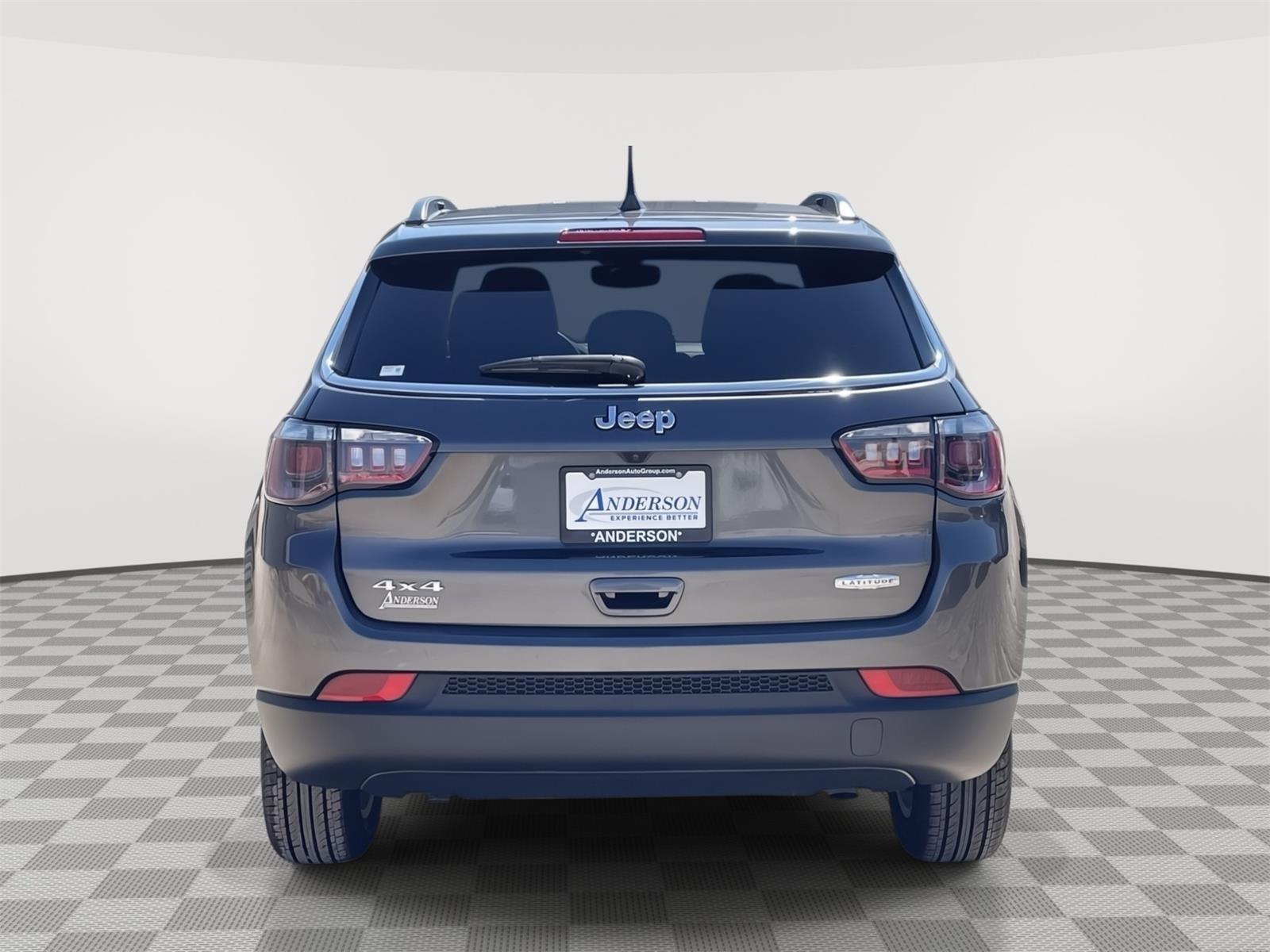Vehicle photo 5