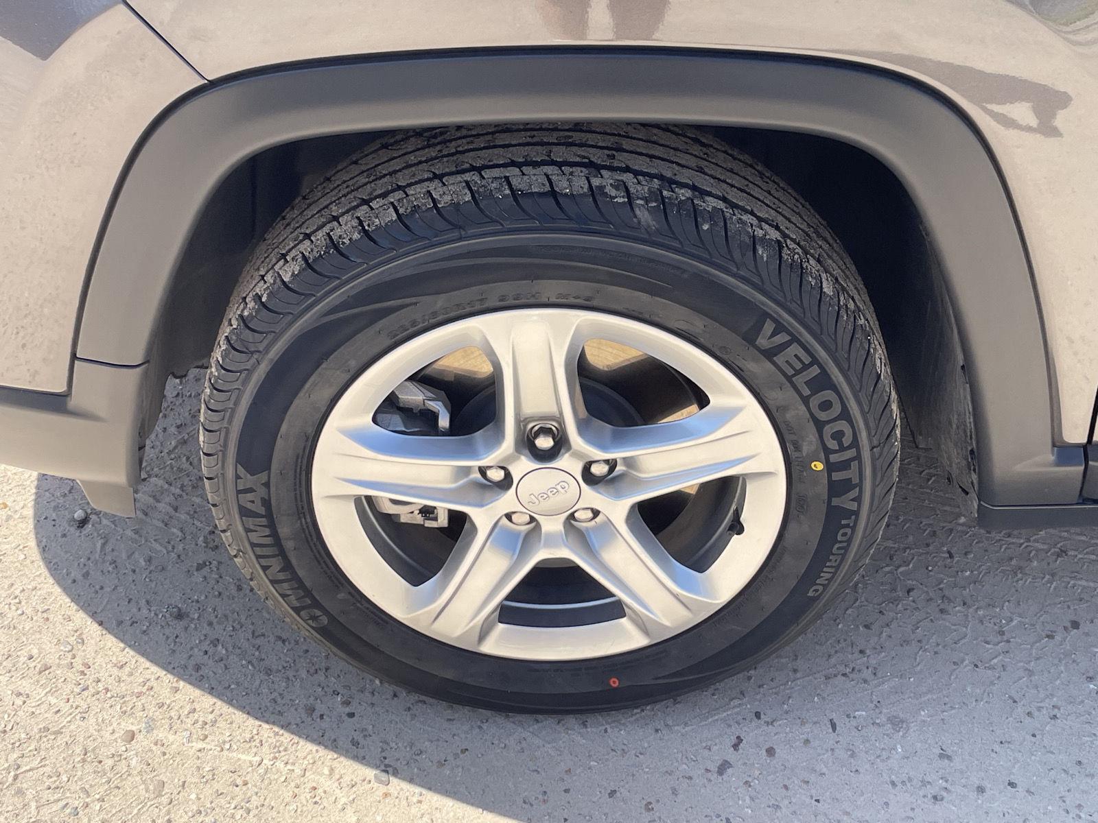 Vehicle photo 10