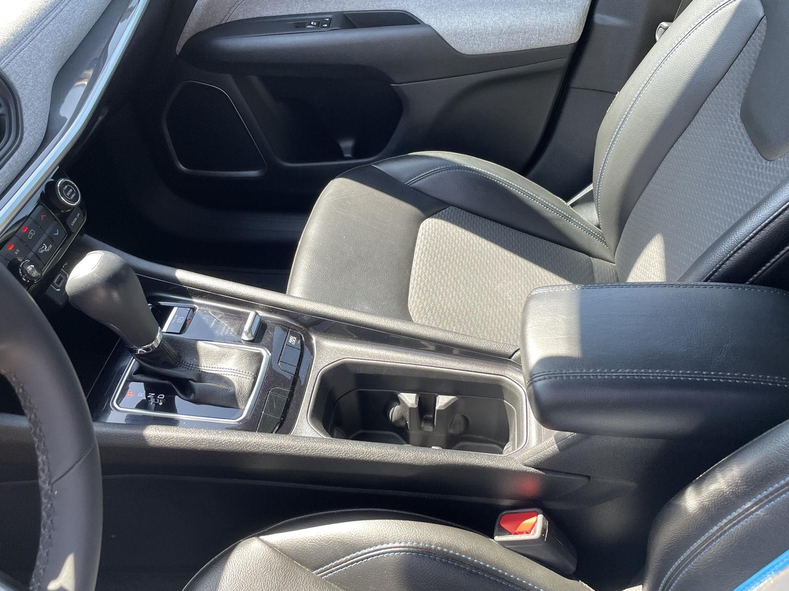 Vehicle photo 14