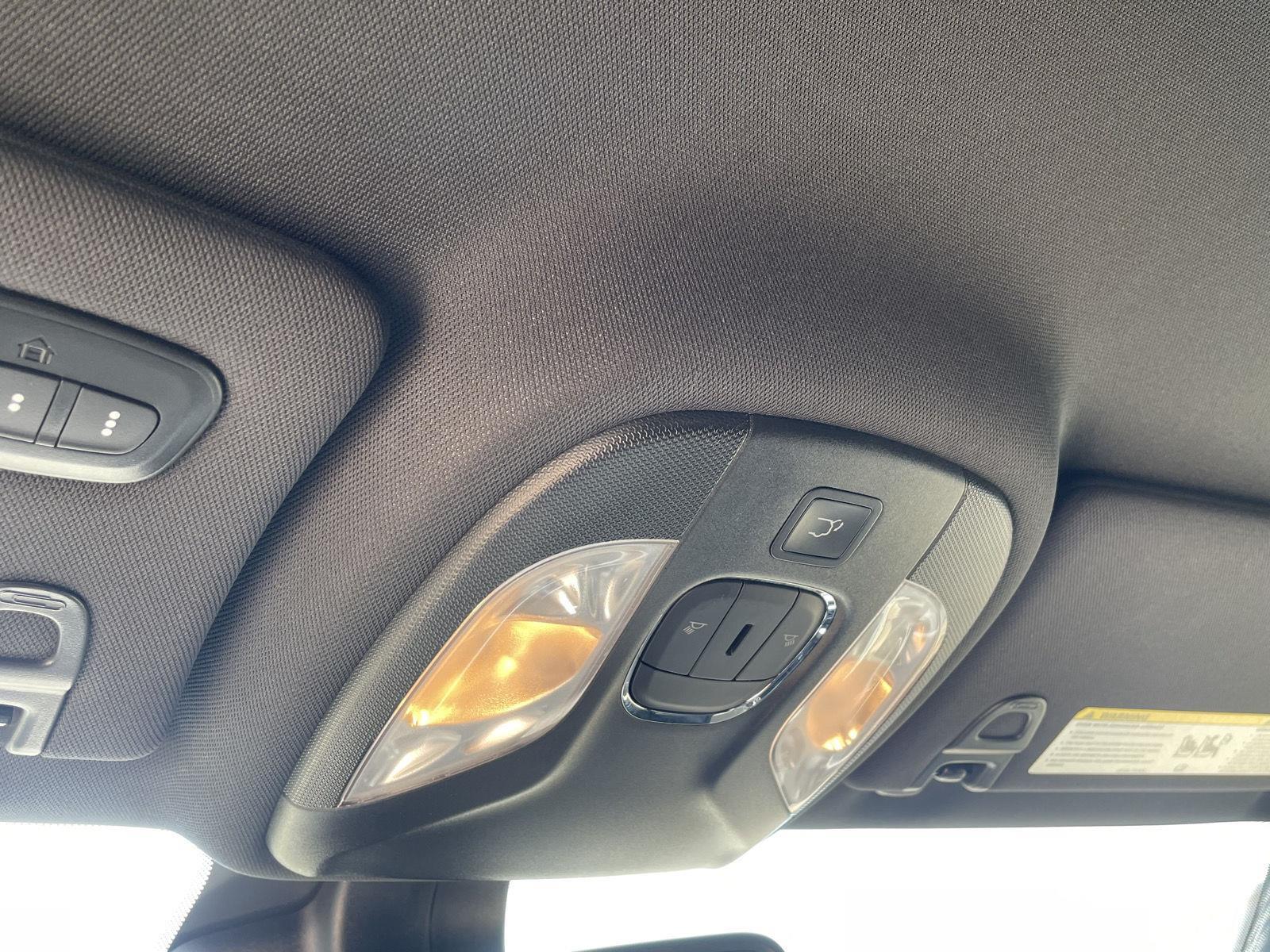 Vehicle photo 15