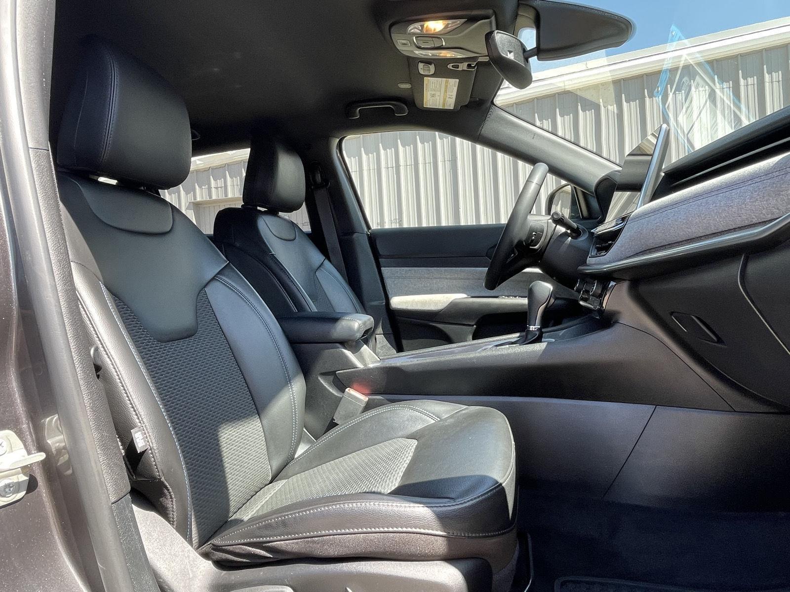 Vehicle photo 20