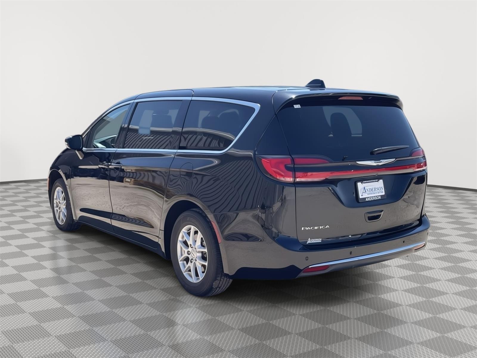 Vehicle photo 4