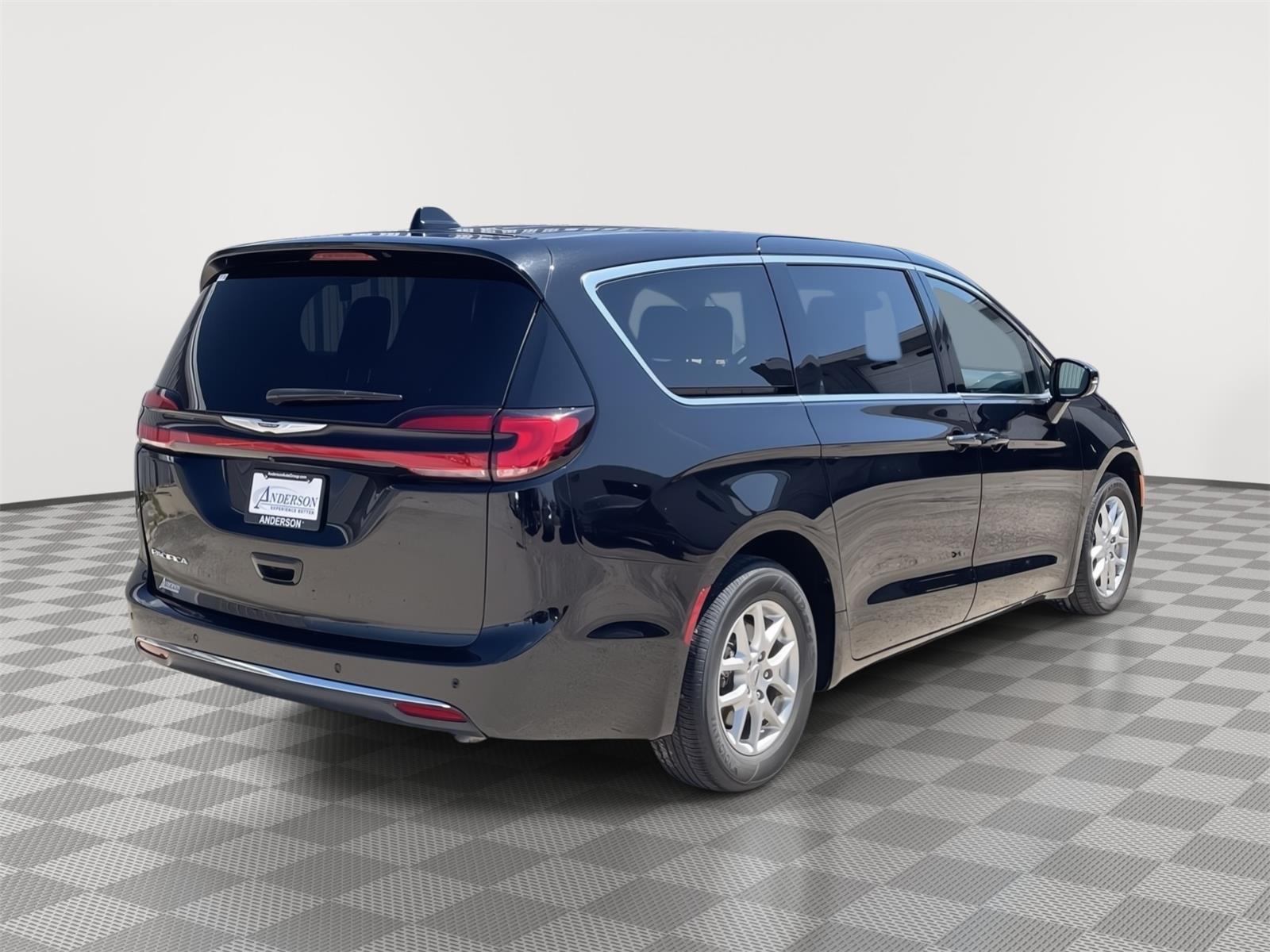Vehicle photo 6
