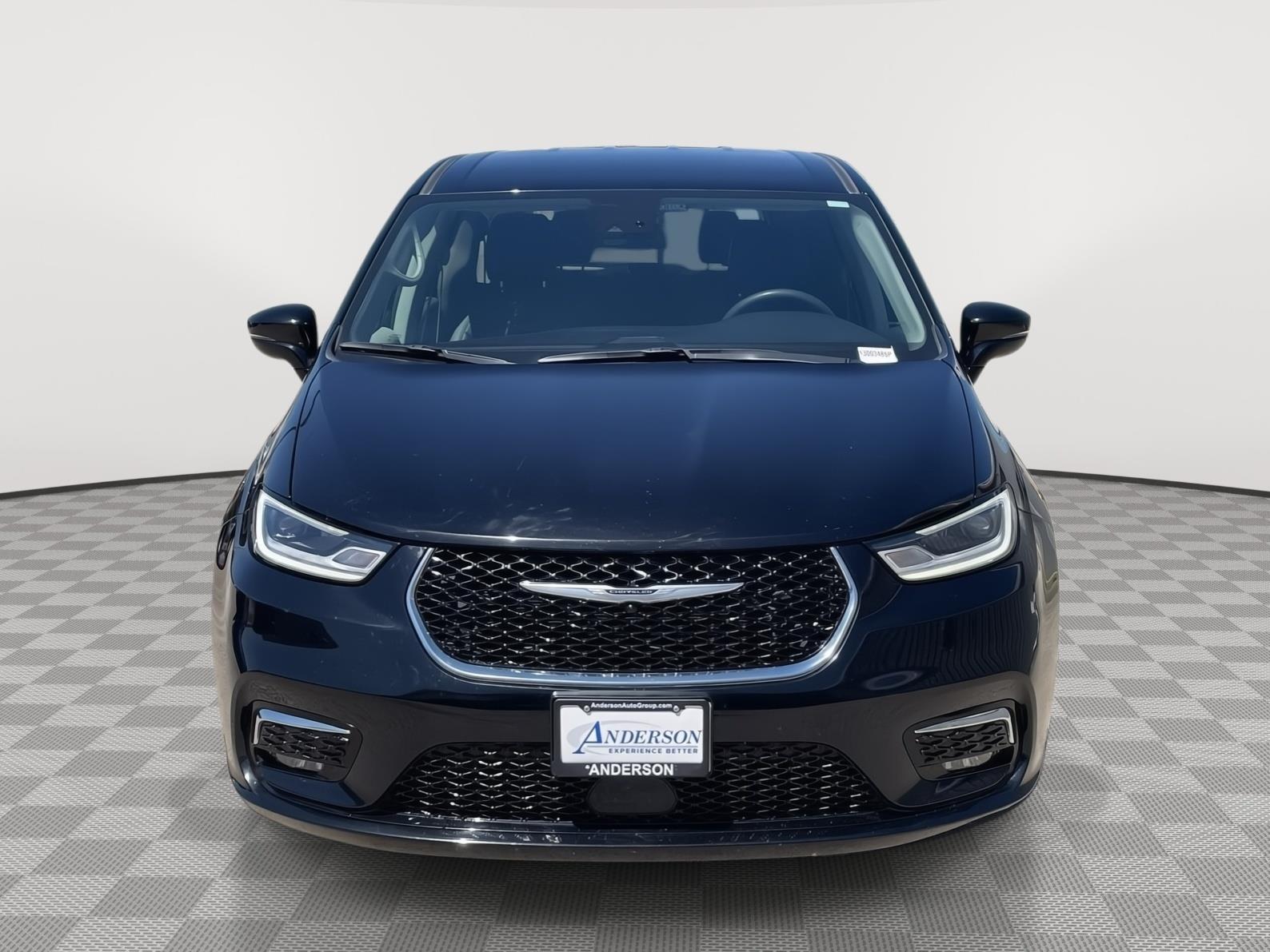 Vehicle photo 9