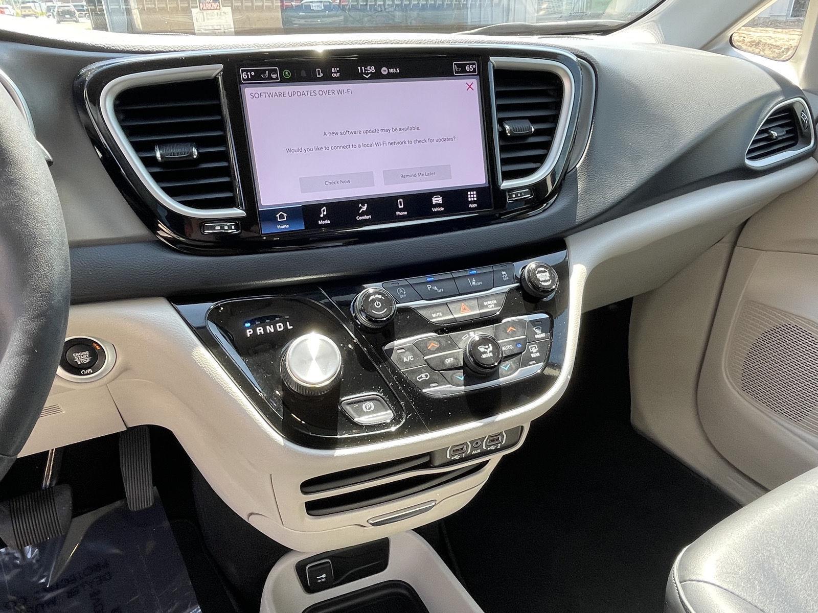 Vehicle photo 14