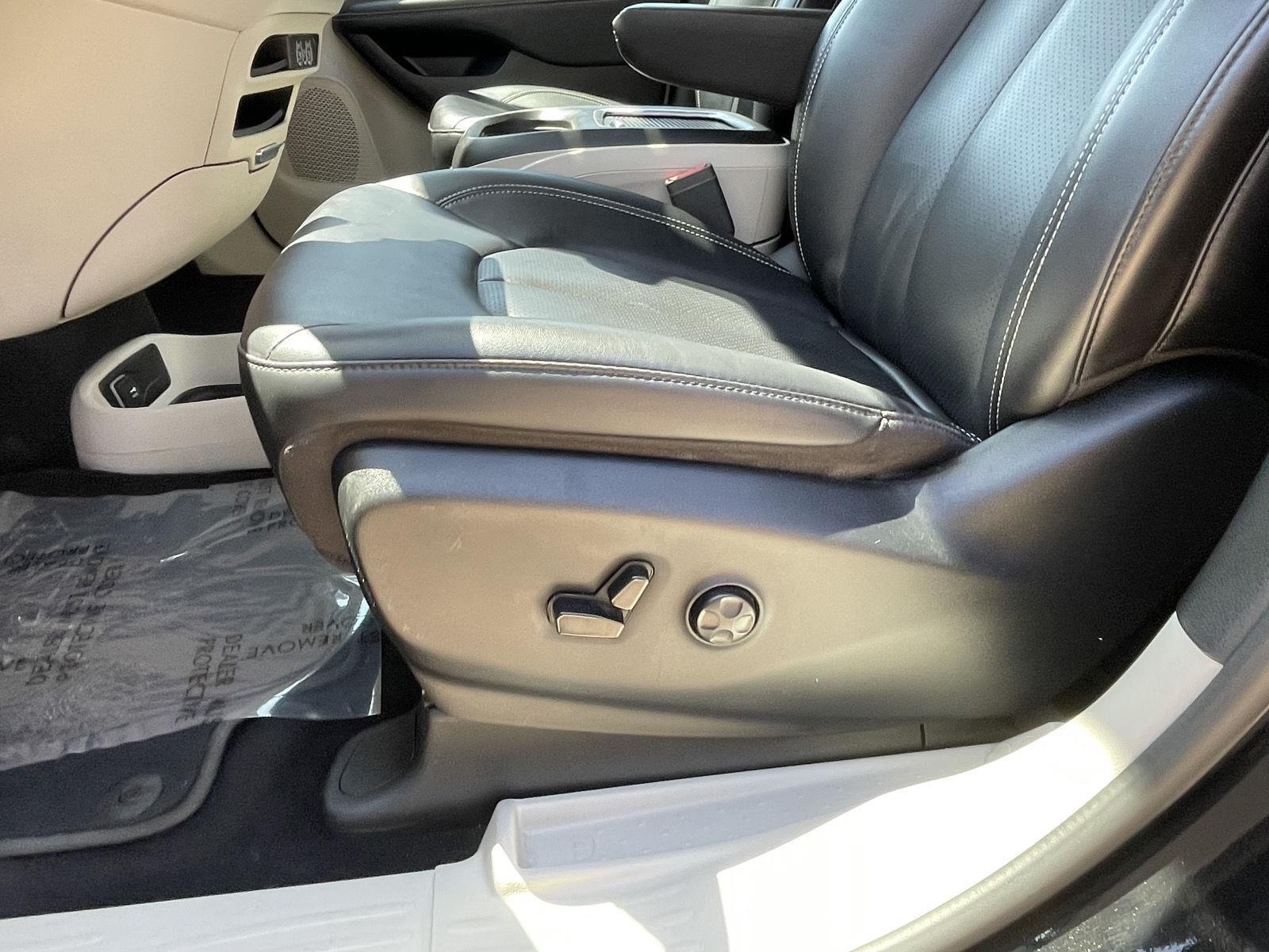 Vehicle photo 17