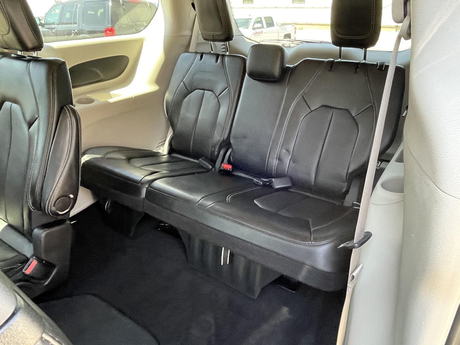Vehicle photo 18