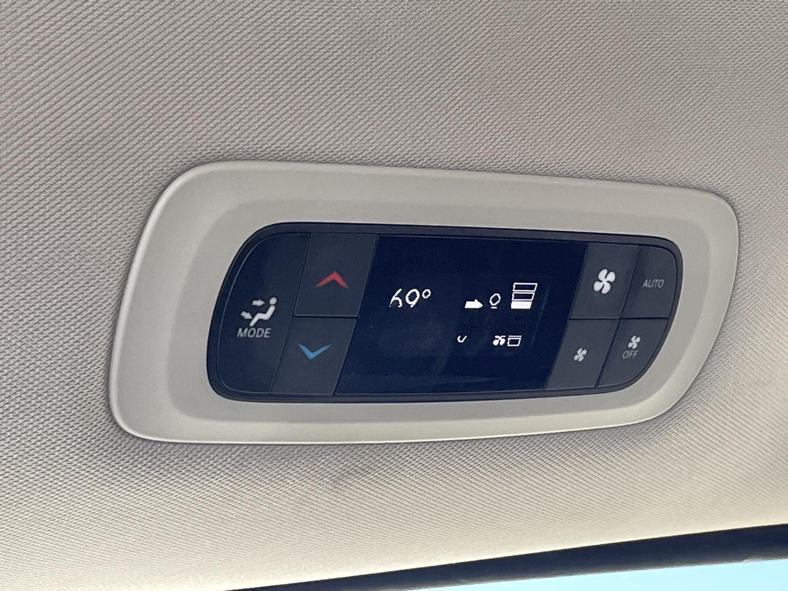 Vehicle photo 19