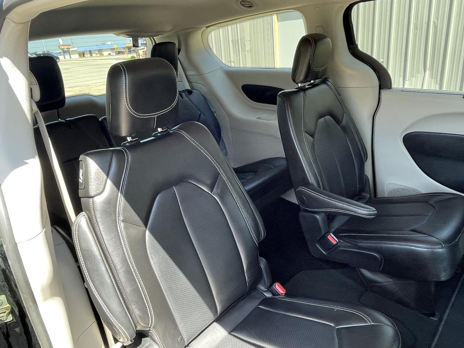 Vehicle photo 21
