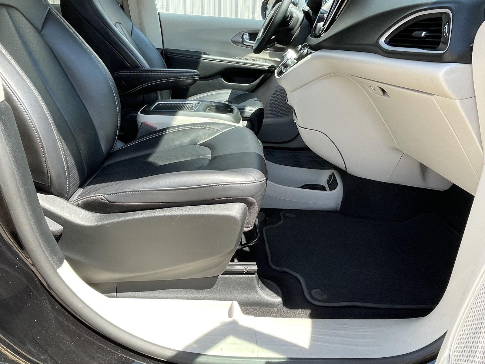 Vehicle photo 22