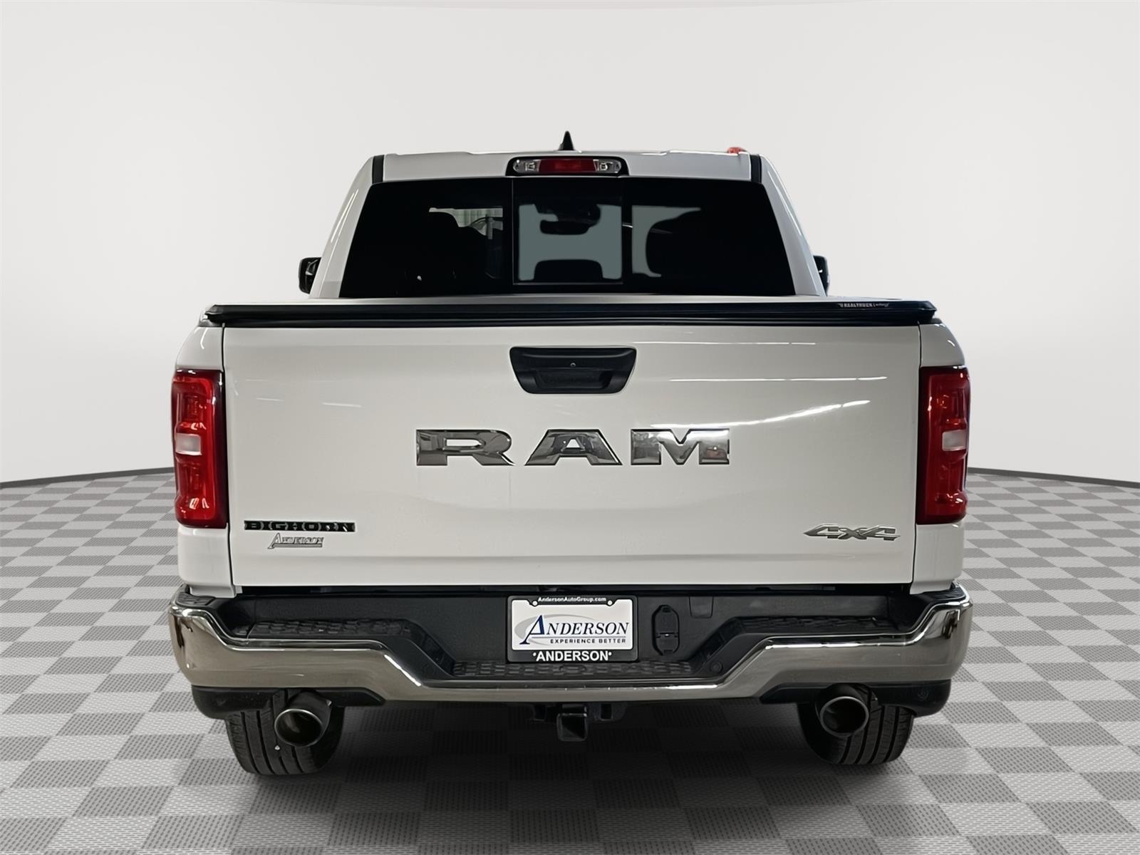 Vehicle photo 5