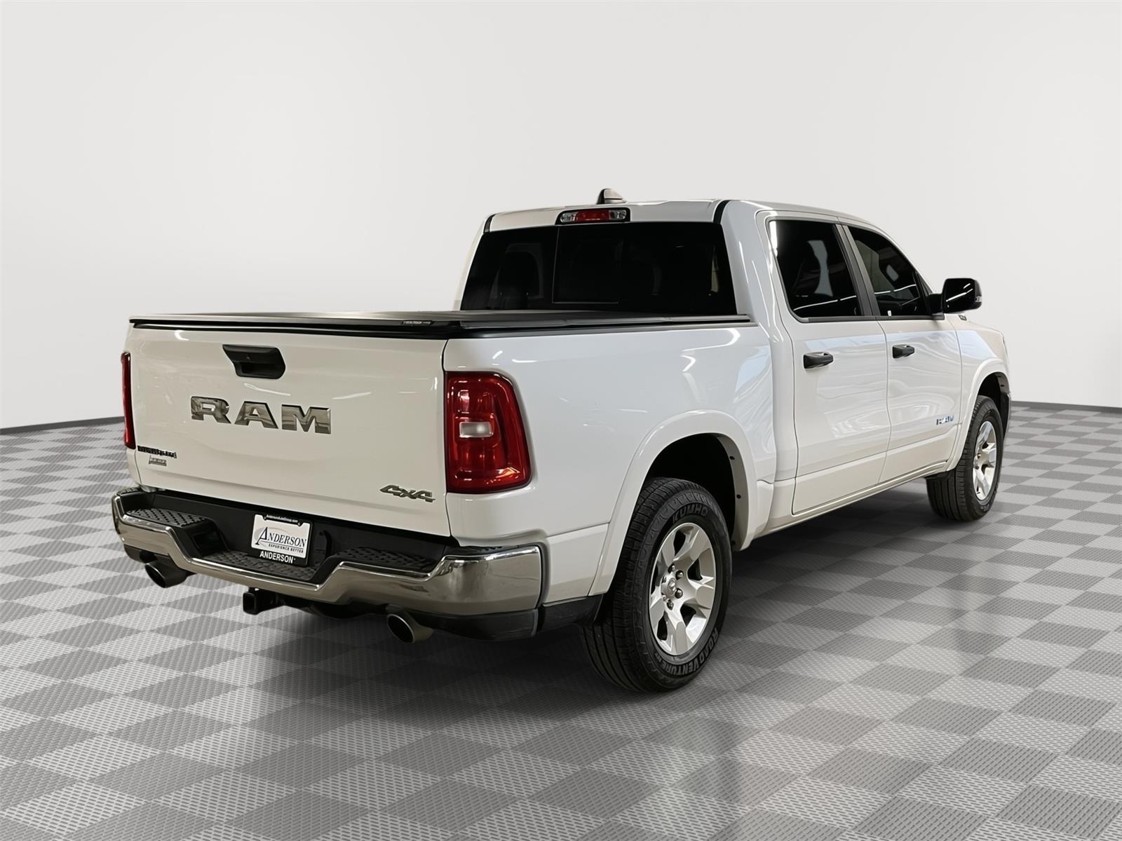 Vehicle photo 6