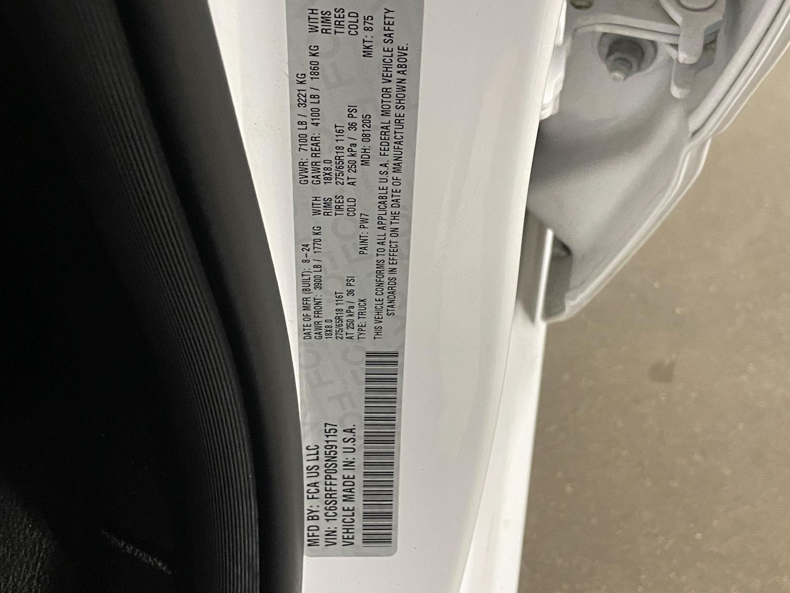 Vehicle photo 11