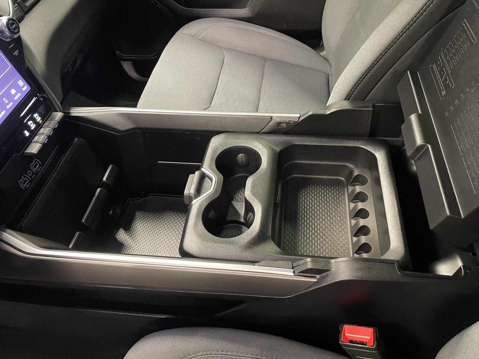 Vehicle photo 16
