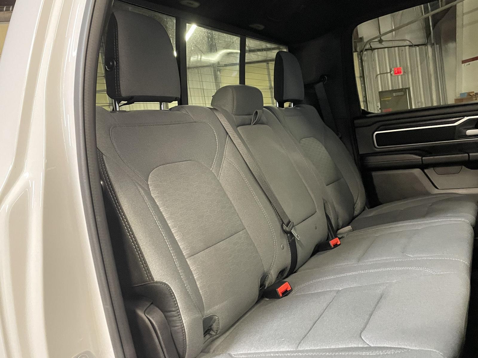 Vehicle photo 20