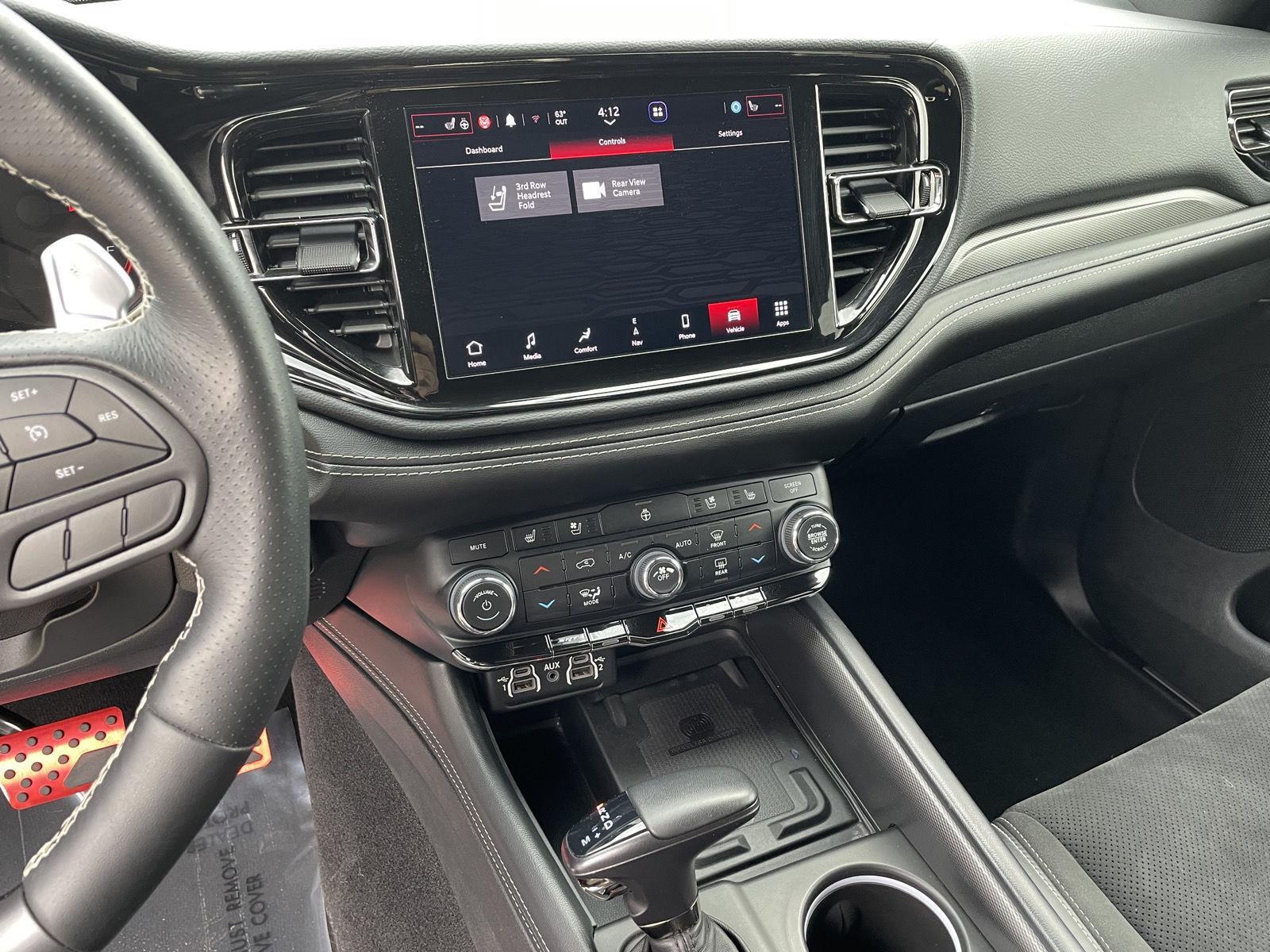 Vehicle photo 14