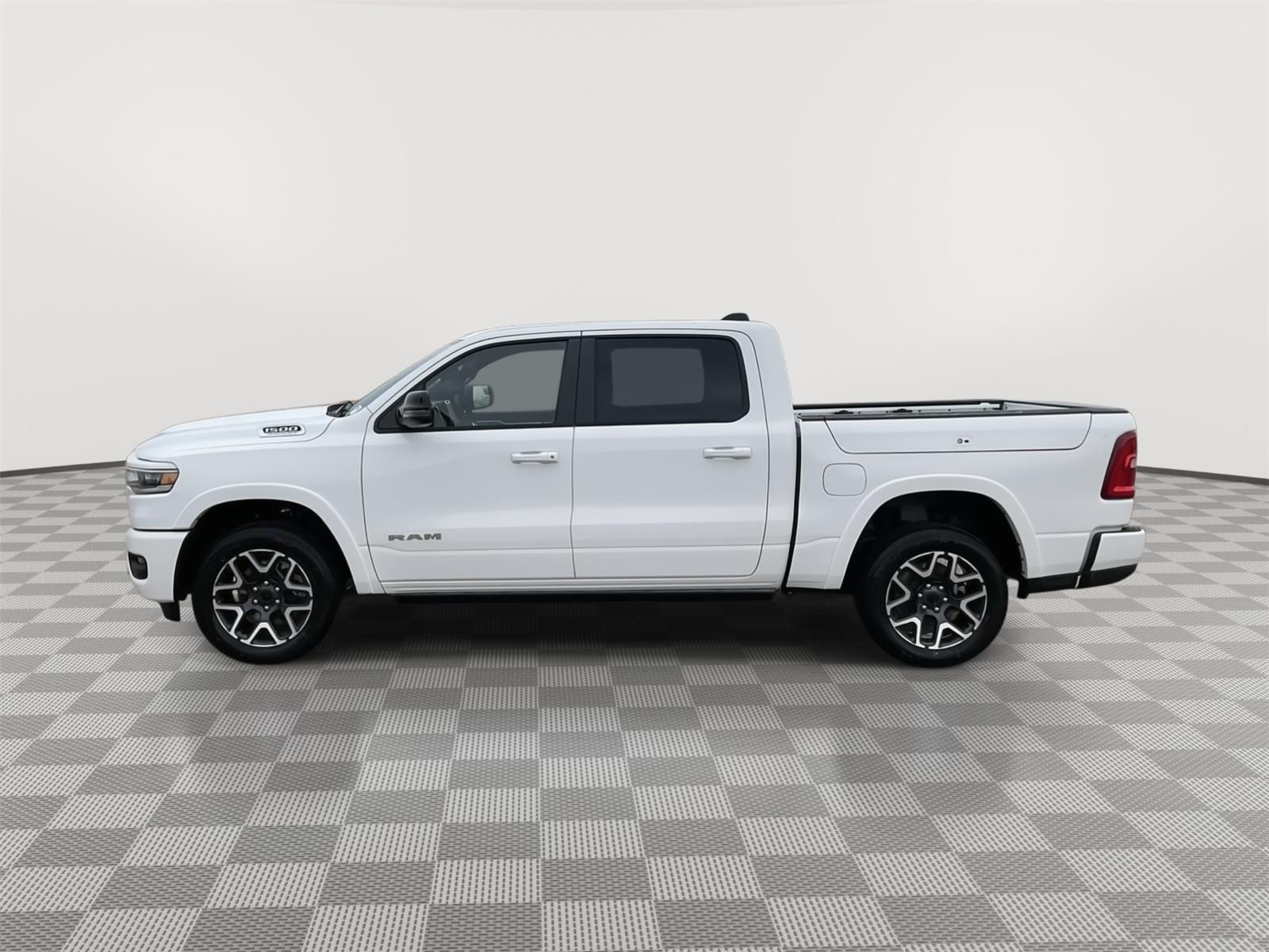 Vehicle photo 2