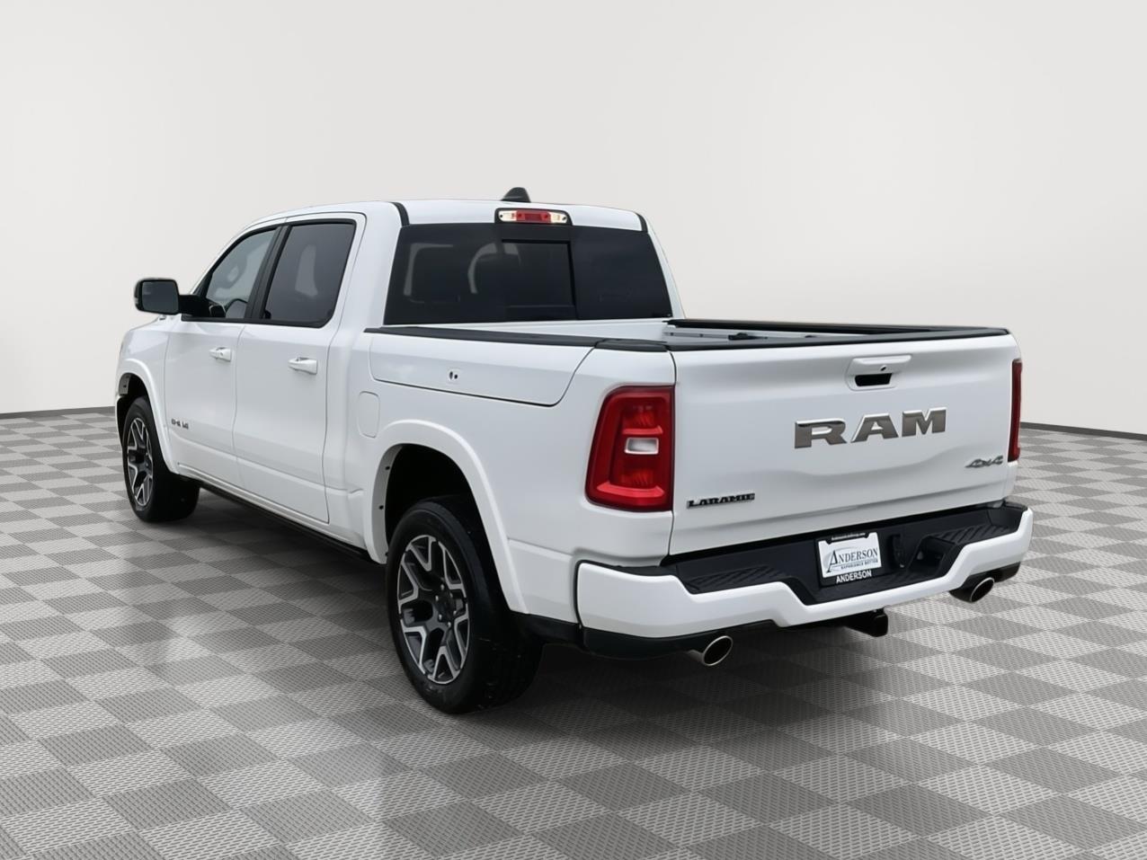 Vehicle photo 3