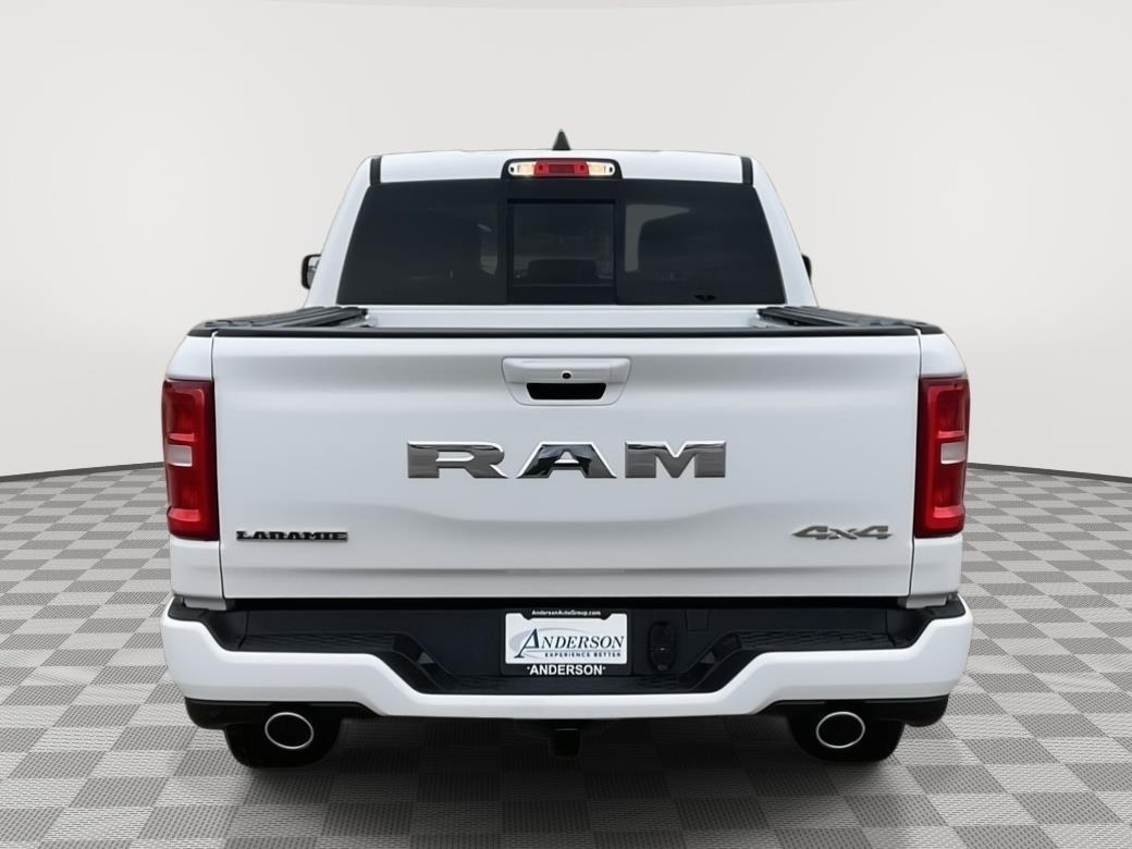 Vehicle photo 4