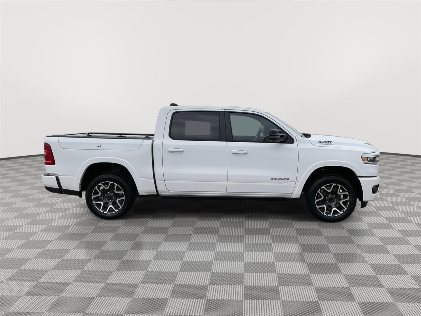 Vehicle photo 6
