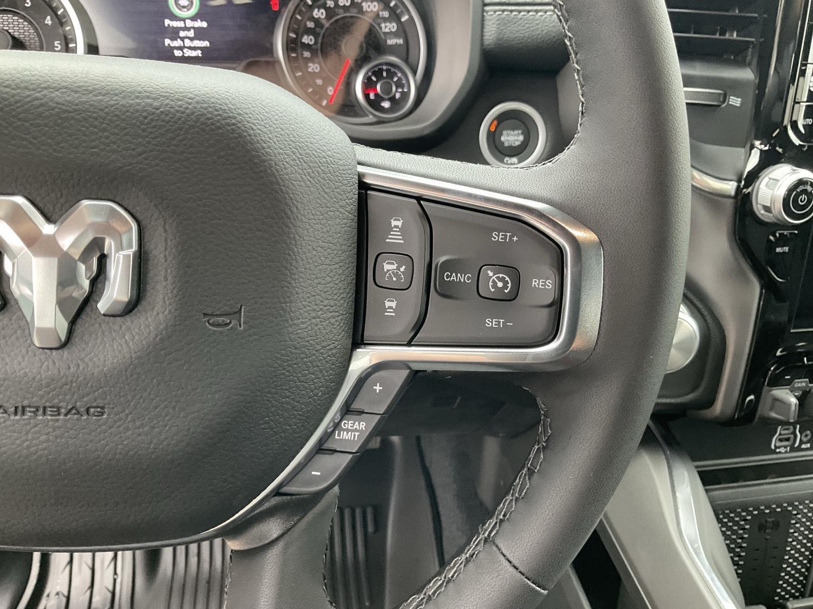 Vehicle photo 11