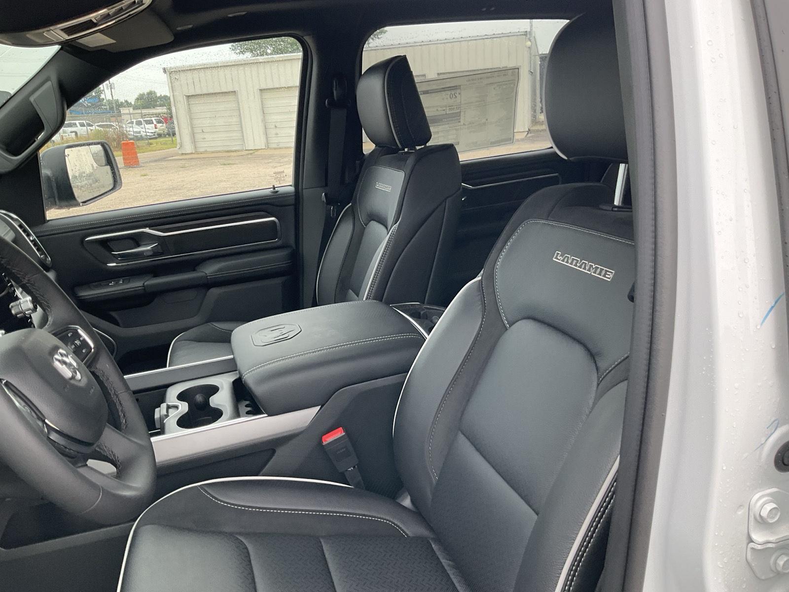 Vehicle photo 15