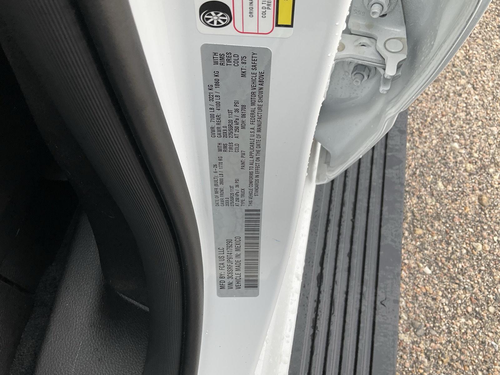 Vehicle photo 22