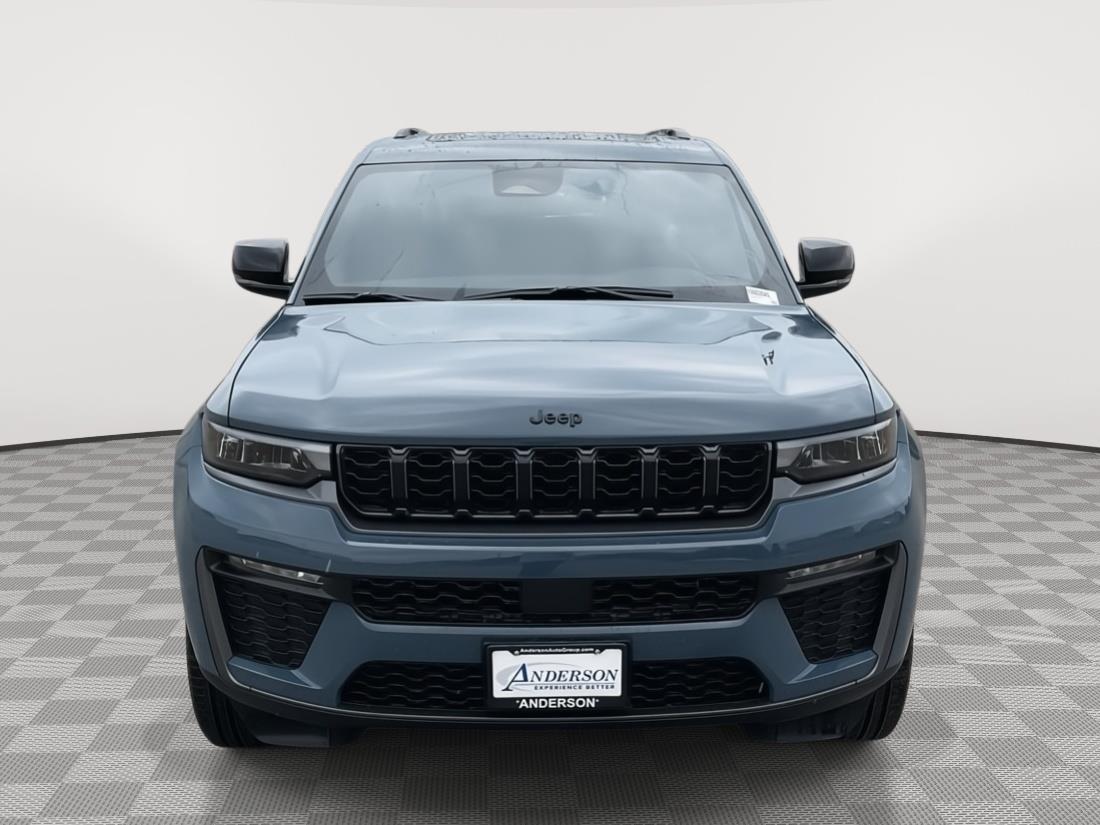 Vehicle photo 8