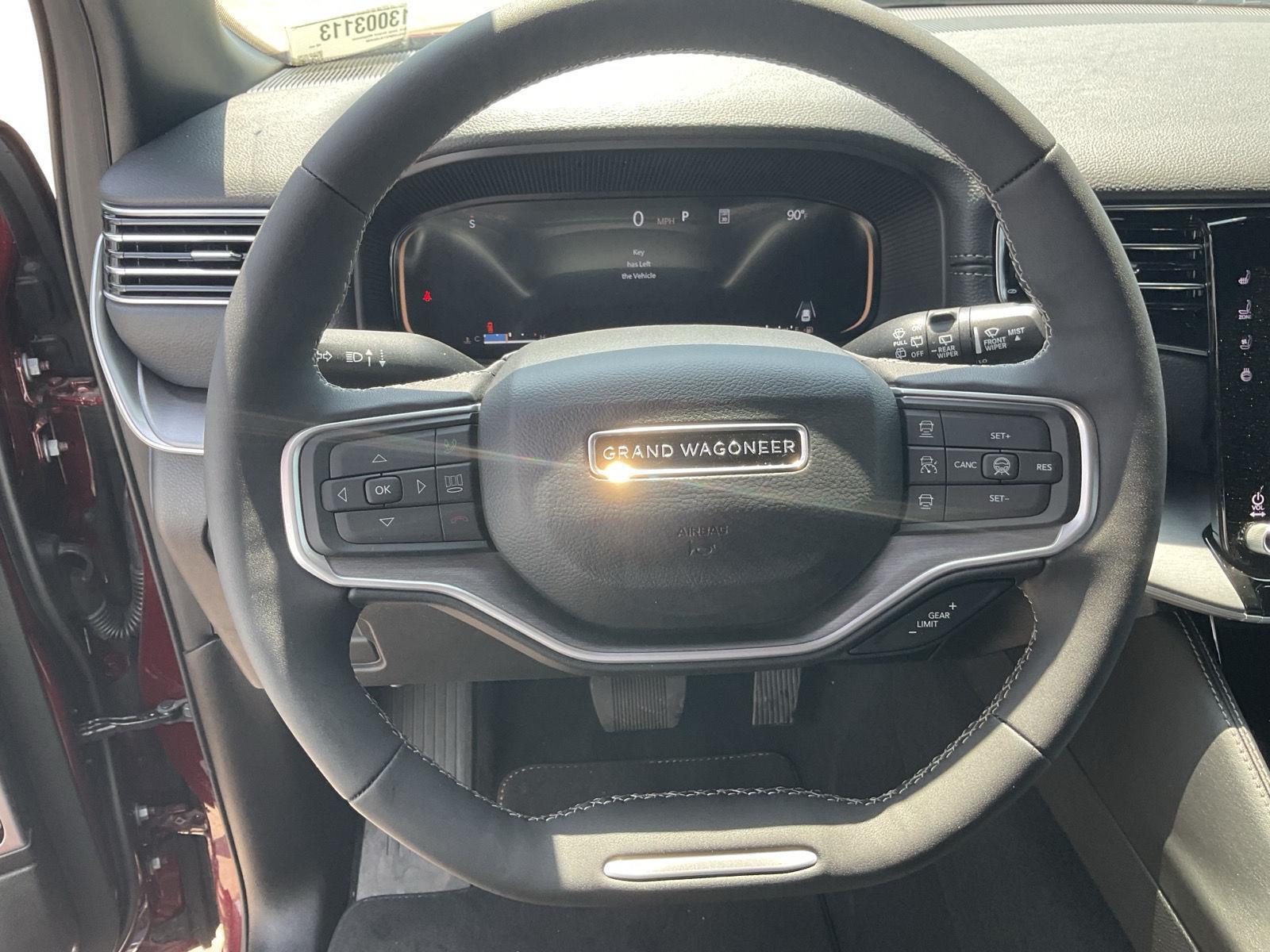 Vehicle photo 9