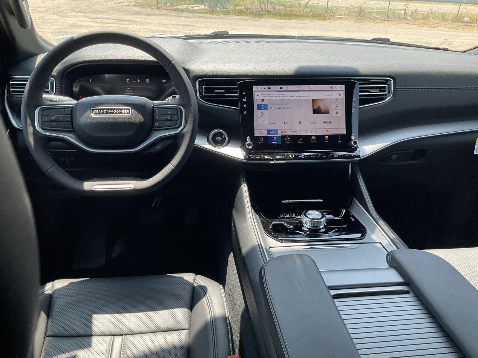 Vehicle photo 18