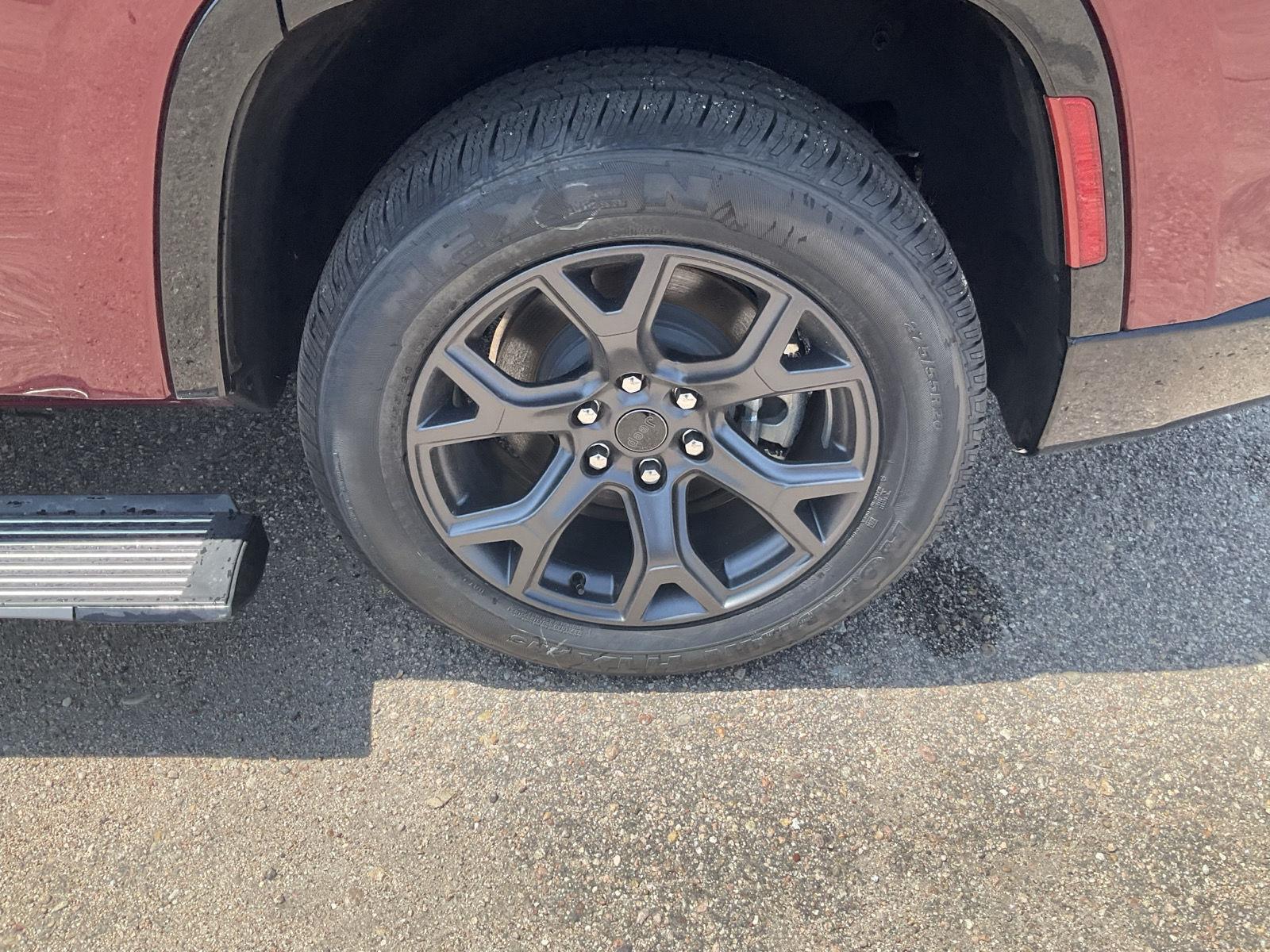 Vehicle photo 19