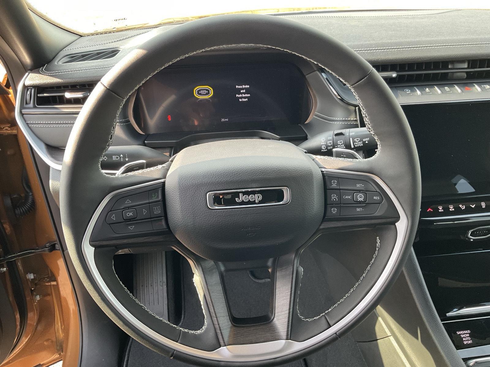 Vehicle photo 9