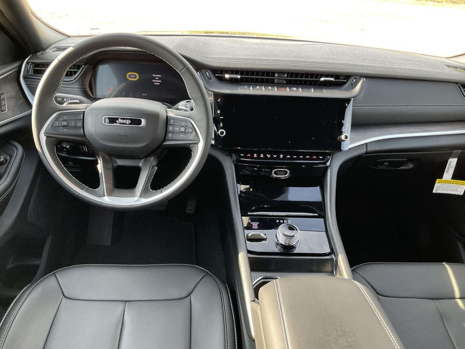 Vehicle photo 22