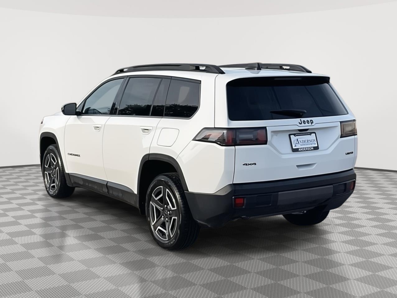 Vehicle photo 3