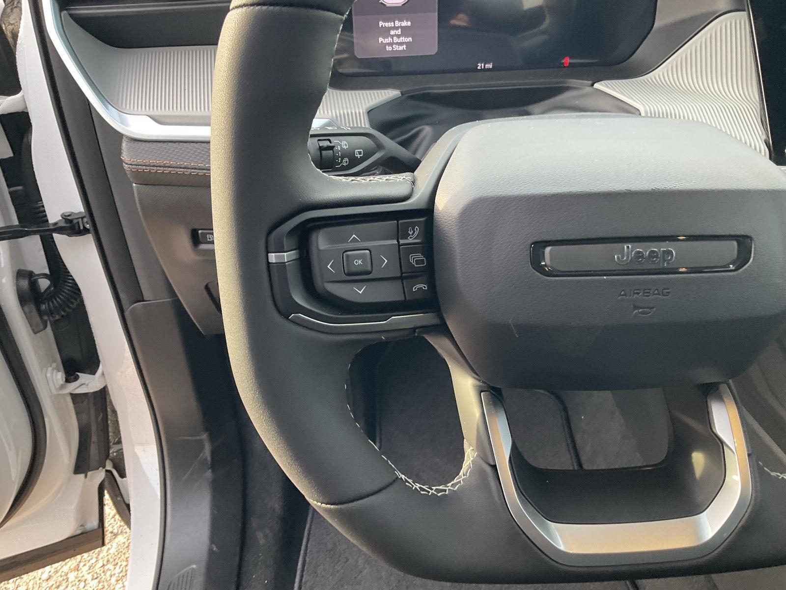Vehicle photo 10